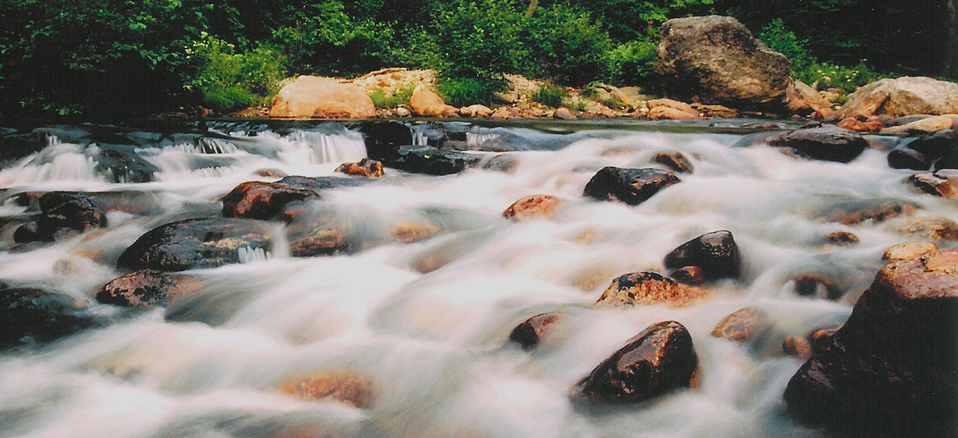 Picture of water and rocks.