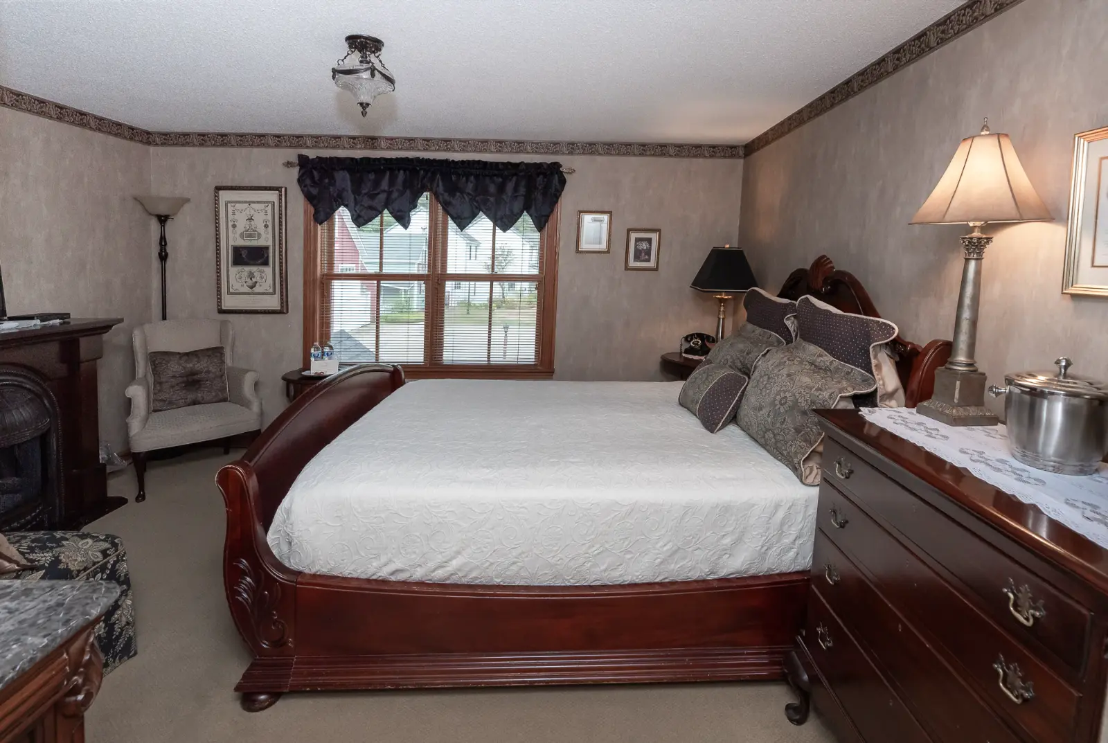 Arethusa Falls -Whole Room.