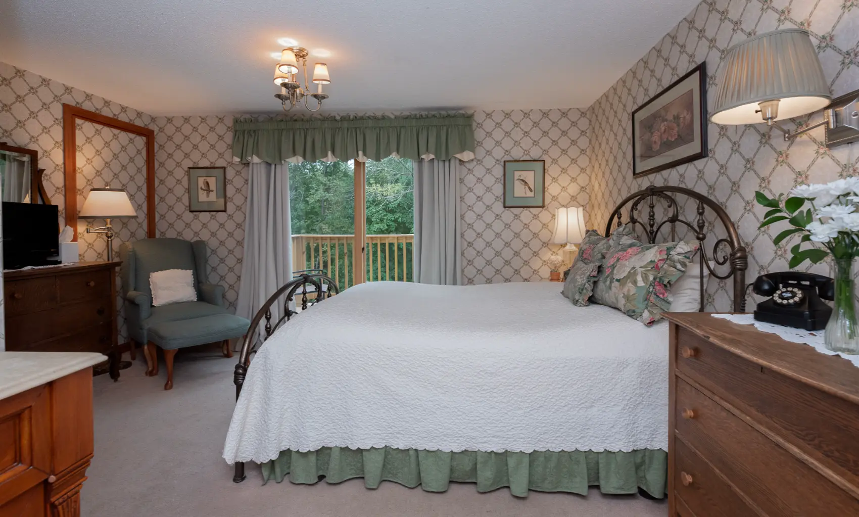 Avalanche Falls-Whole Room.