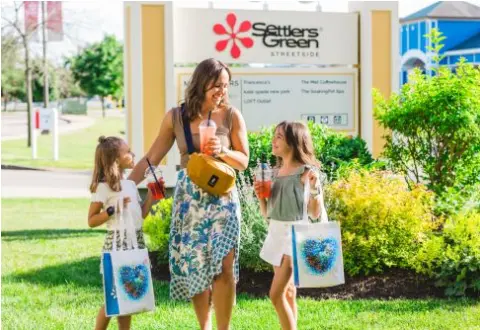 Settlers Green Outlet Village